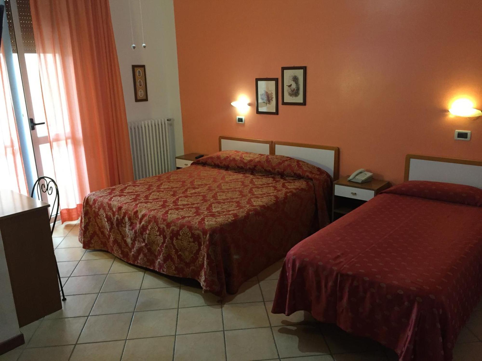 Hotel Ristorante Magda Novafeltria Camera foto