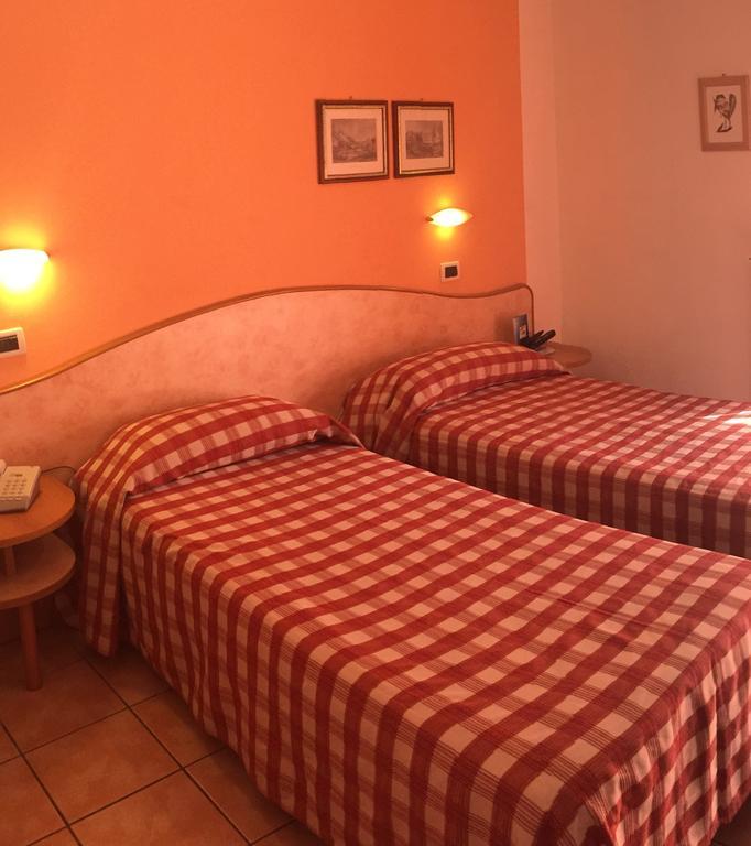 Hotel Ristorante Magda Novafeltria Camera foto